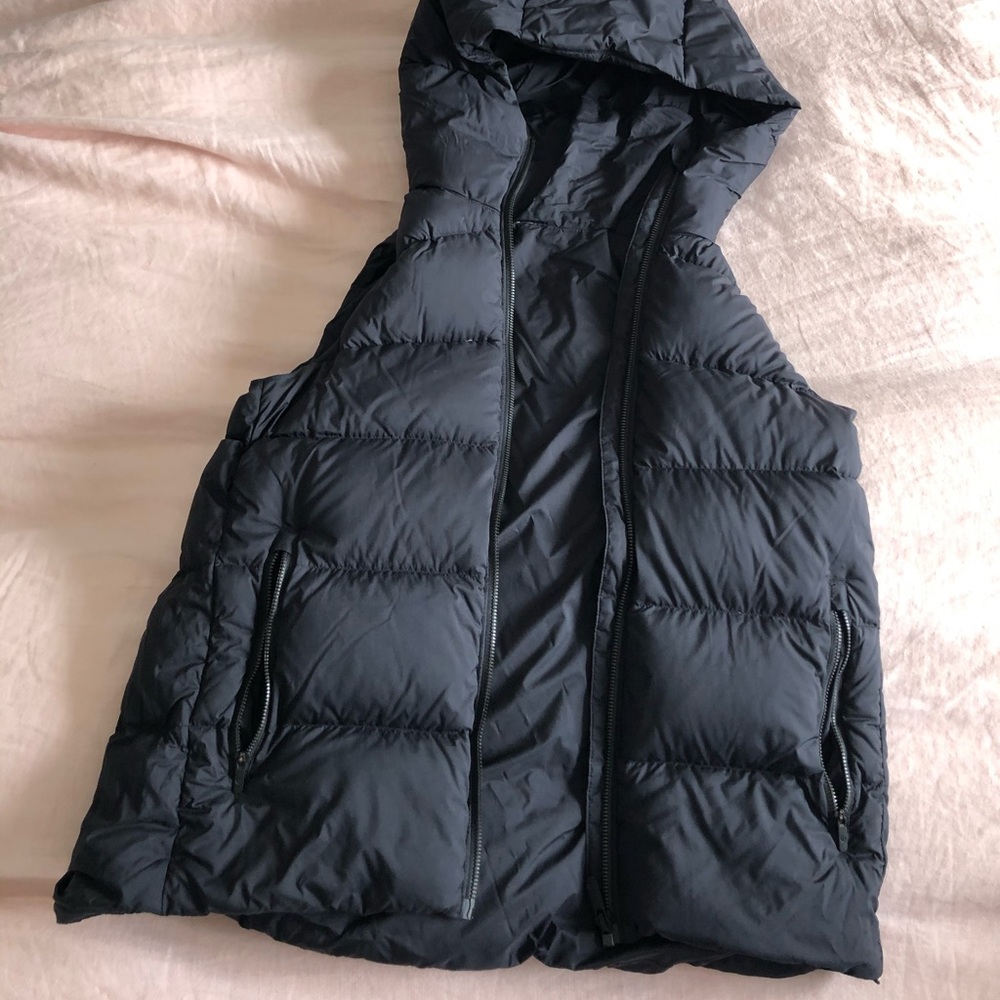 Lululemon black vest